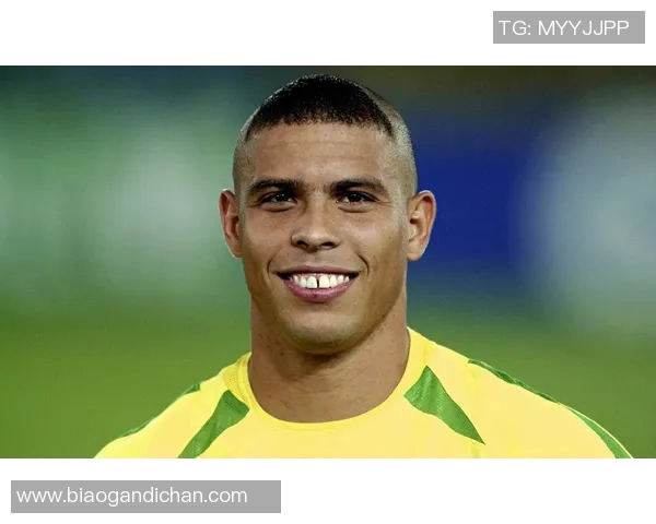 足球明星罗纳尔多独特发型解析与时尚影响力探讨