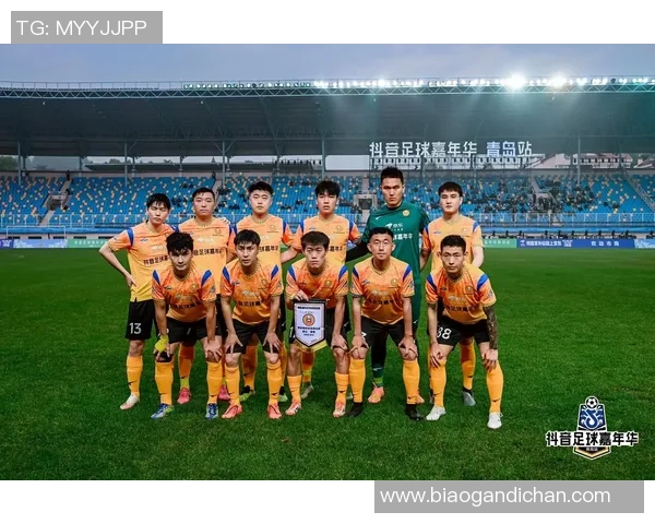 青岛街头偶遇足球明星的惊喜瞬间与背后故事揭秘